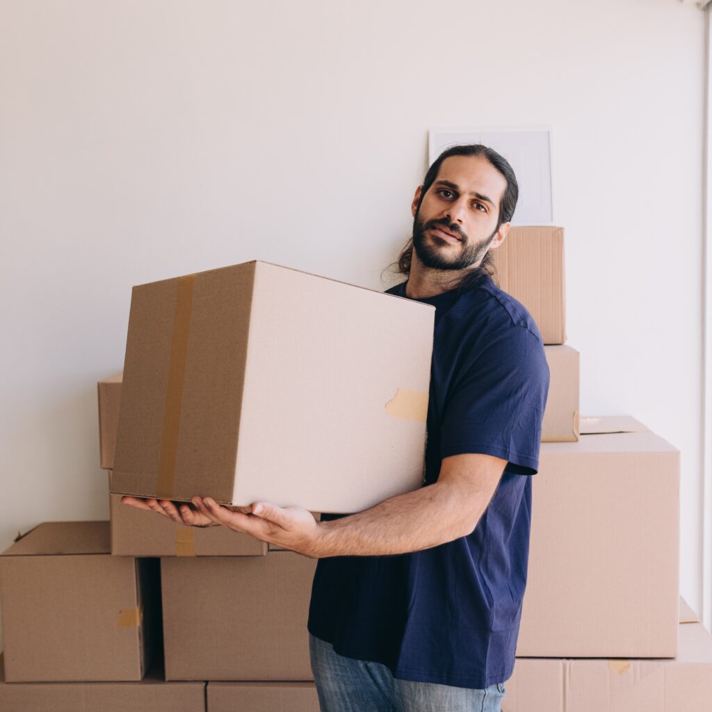 photo of a proffessional packer and mover